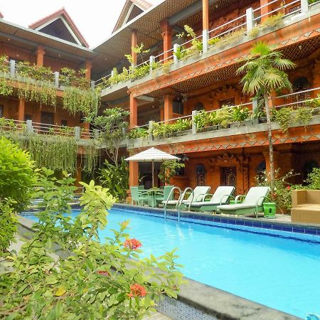 Hotel Lumbung Sari Легиан Екстериор снимка