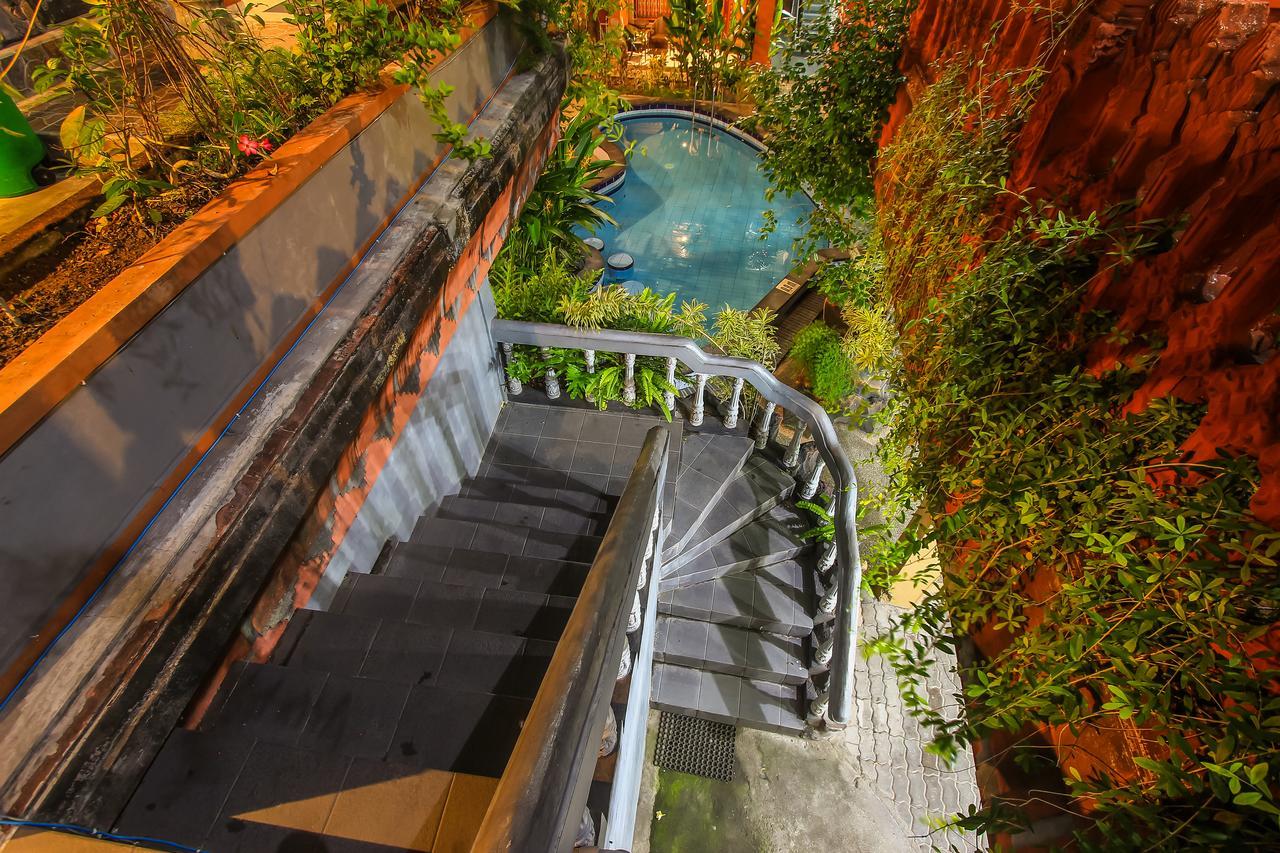 Hotel Lumbung Sari Легиан Екстериор снимка
